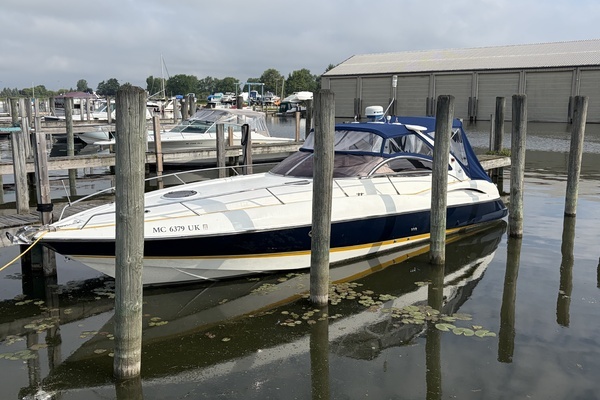 34-ft-Sunseeker-2000-- Harrison Township Michigan United States  yacht for sale