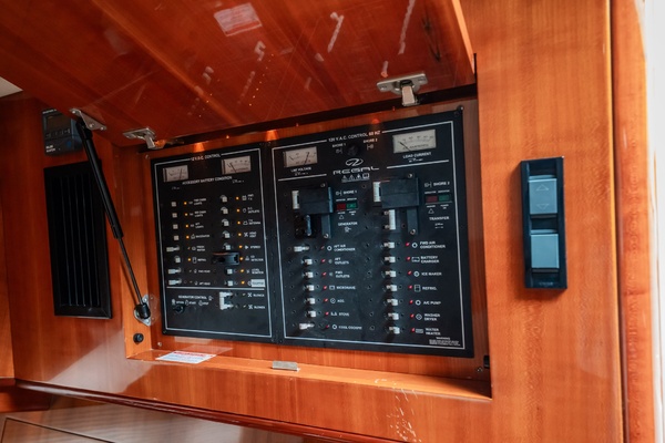 44ft Regal Yacht For Sale