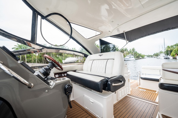 44ft Regal Yacht For Sale