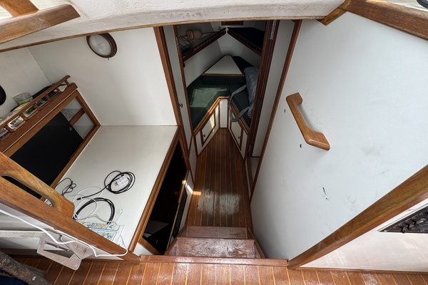 Sapphire 31ft Eastern Yacht For Sale