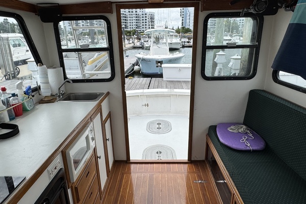 Sapphire 31ft Eastern Yacht For Sale