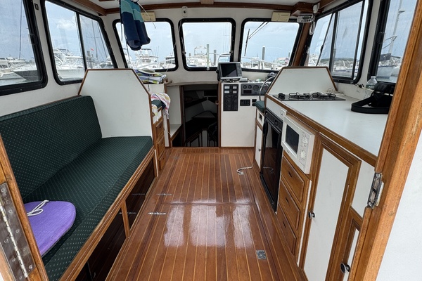 Sapphire 31ft Eastern Yacht For Sale