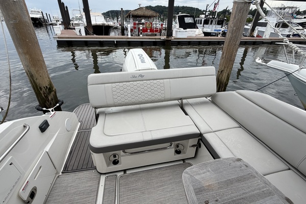 25ft Sea Ray Yacht For Sale