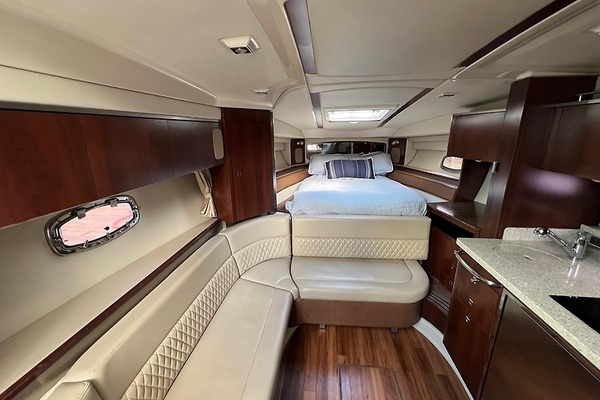 Pulling Chocks 33ft Chaparral Yacht For Sale