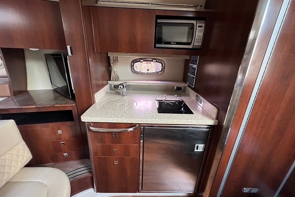 Pulling Chocks 33ft Chaparral Yacht For Sale