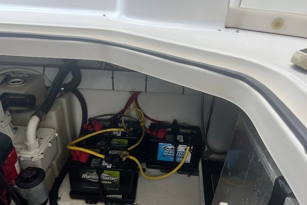 Pulling Chocks 33ft Chaparral Yacht For Sale