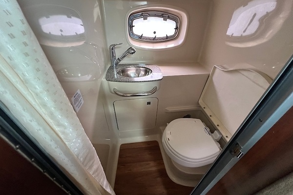 Pulling Chocks 33ft Chaparral Yacht For Sale
