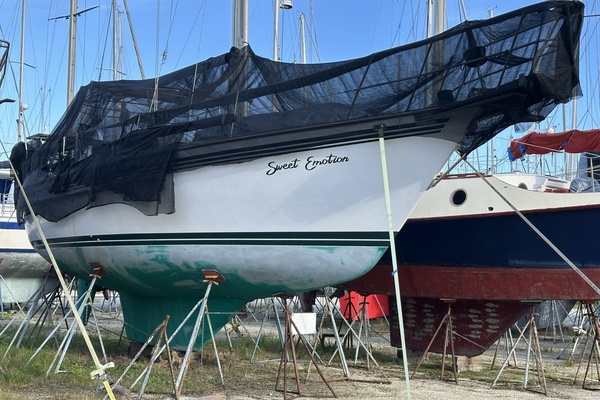 Sweet Emotion 42ft Endeavour Yacht For Sale