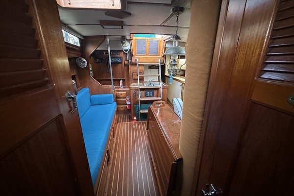 Sweet Emotion 42ft Endeavour Yacht For Sale
