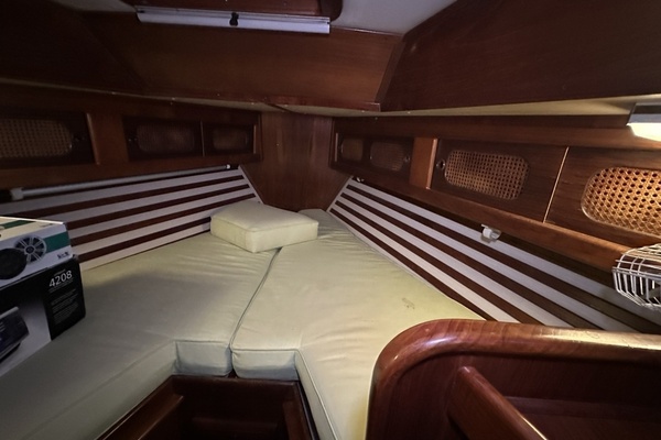 Sweet Emotion 42ft Endeavour Yacht For Sale