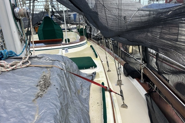 Sweet Emotion 42ft Endeavour Yacht For Sale