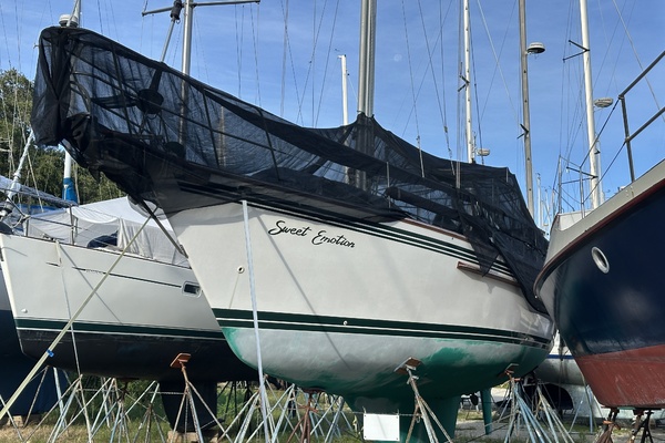 Sweet Emotion 42ft Endeavour Yacht For Sale