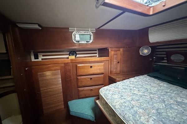 Sweet Emotion 42ft Endeavour Yacht For Sale
