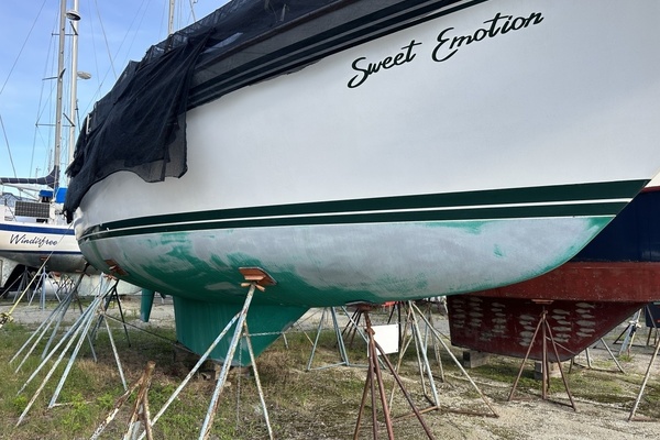 Sweet Emotion 42ft Endeavour Yacht For Sale