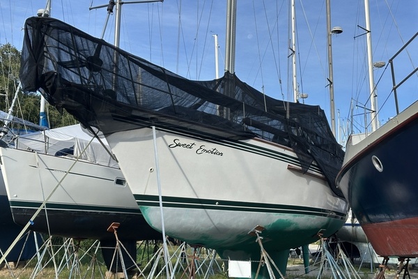 Sweet Emotion 42ft Endeavour Yacht For Sale