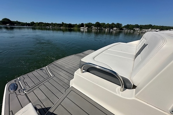 Aim High 33ft Chaparral Yacht For Sale