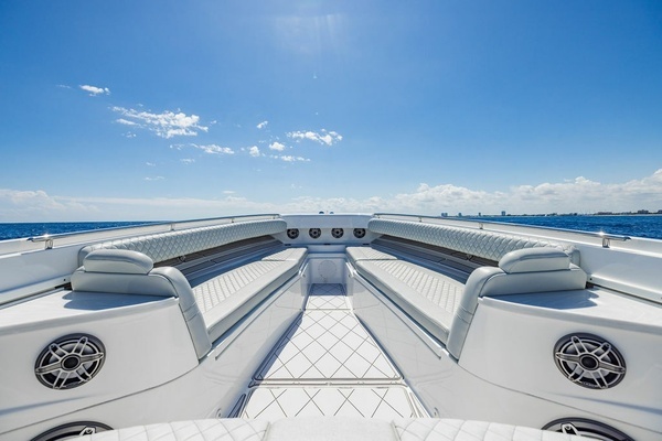 HCB Suenos Yacht For Sale