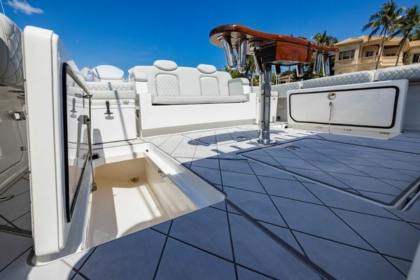 HCB Suenos Yacht For Sale