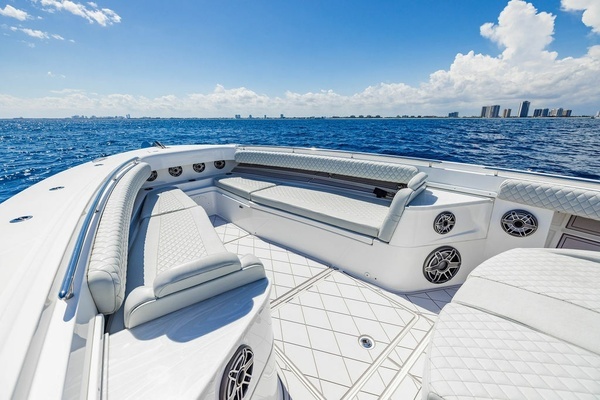 HCB Suenos Yacht For Sale