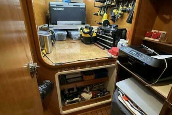 Herkee 38ft Lagoon Yacht For Sale