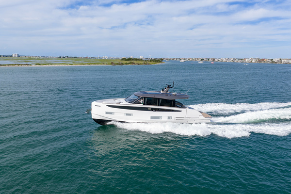 2025 Azimut 60