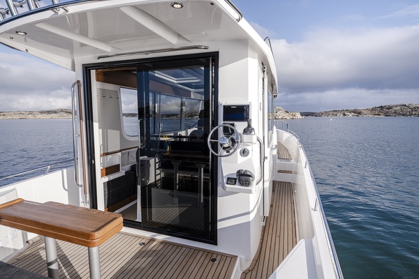 42ft Nimbus Yacht For Sale