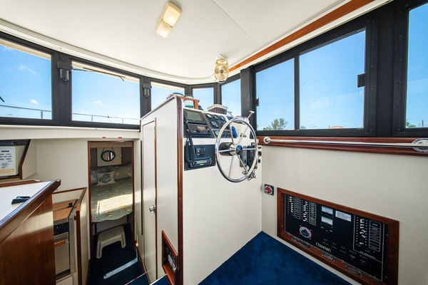 Escape 31ft Camano Yacht For Sale