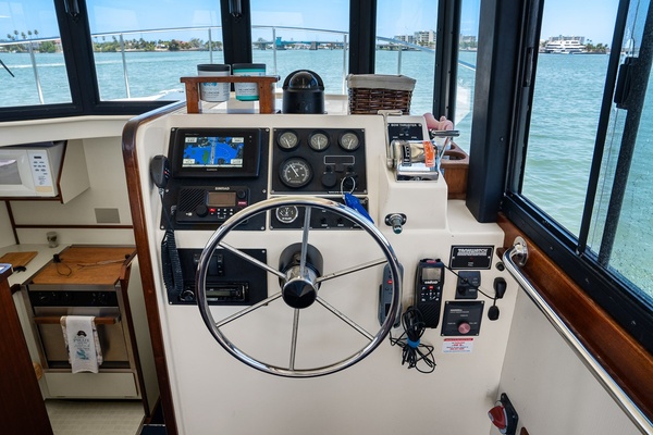 Escape 31ft Camano Yacht For Sale
