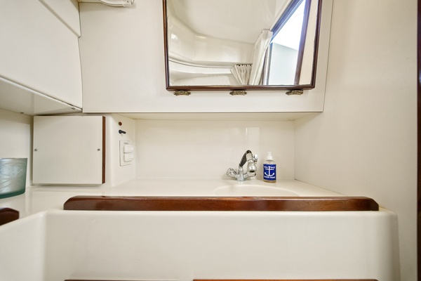 Escape 31ft Camano Yacht For Sale
