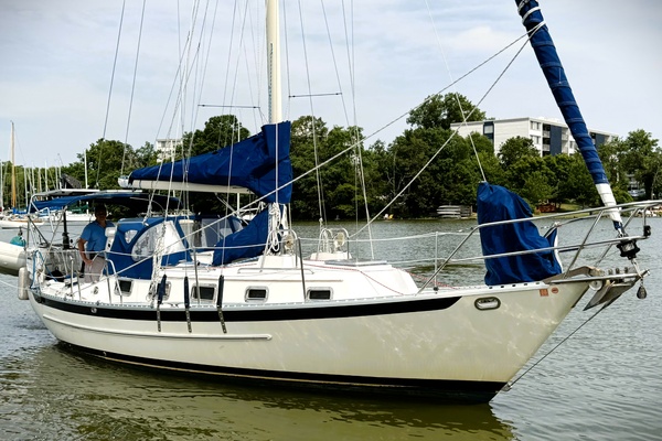 FIRST LIGHT 31ft Pacific Seacraft Yacht For Sale