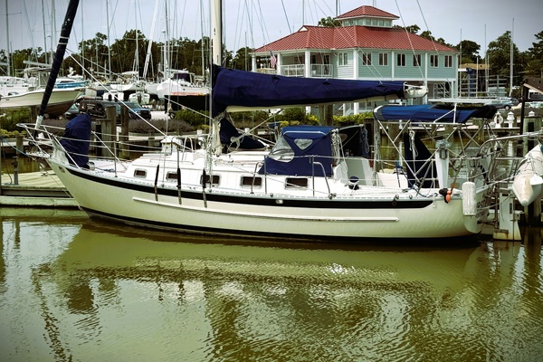 FIRST LIGHT 31ft Pacific Seacraft Yacht For Sale