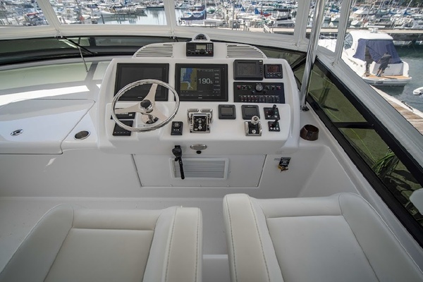 2017 Hatteras 60