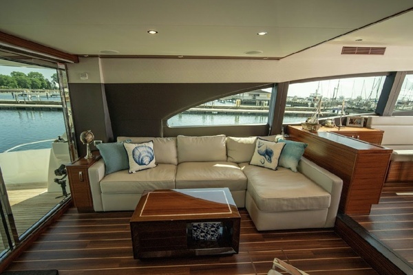 2017 Hatteras 60