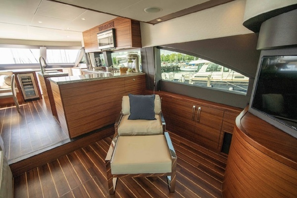 2017 Hatteras 60