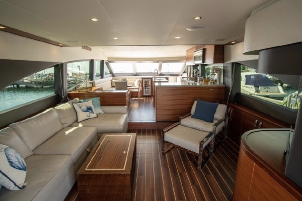 2017 Hatteras 60