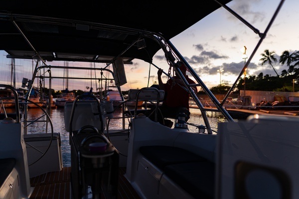 Hunter 45 Deck Salon Yacht For Sale