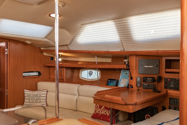 Praha 45ft Hunter Yacht For Sale