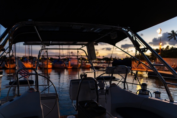 Hunter 45 Deck Salon Yacht For Sale