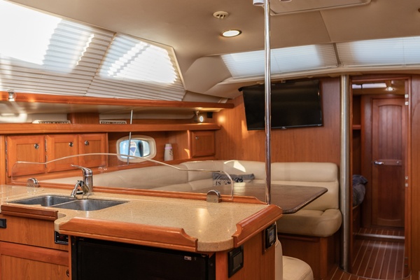 Praha 45ft Hunter Yacht For Sale