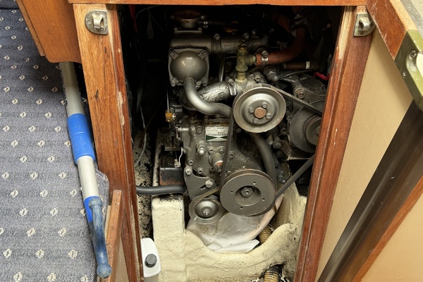 Relentless 35ft C amp C Yacht For Sale