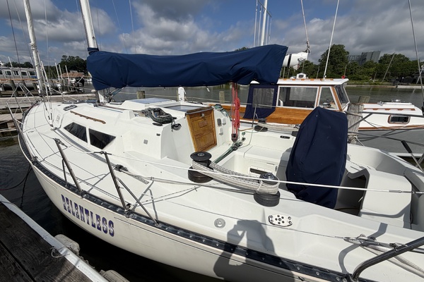 Relentless 35ft C amp C Yacht For Sale
