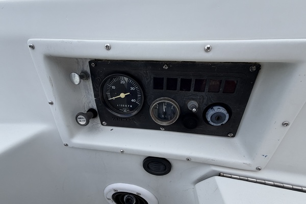 Relentless 35ft C amp C Yacht For Sale