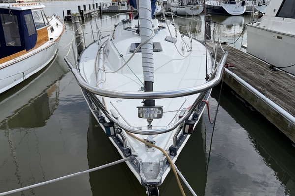 Relentless 35ft C amp C Yacht For Sale