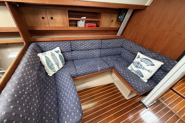Relentless 35ft C amp C Yacht For Sale