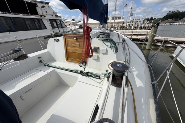 Relentless 35ft C amp C Yacht For Sale