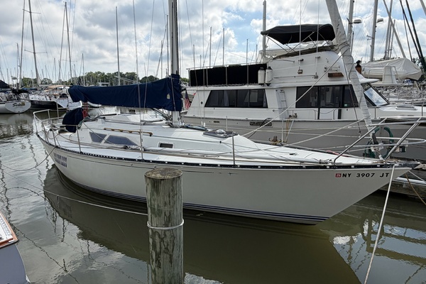 Relentless 35ft C amp C Yacht For Sale