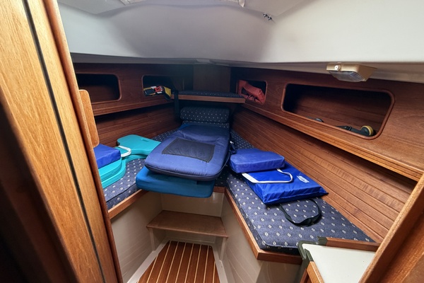 Relentless 35ft C amp C Yacht For Sale