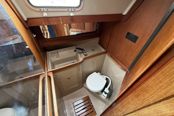 Relentless 35ft C amp C Yacht For Sale