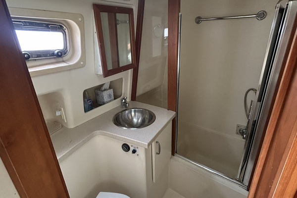 2004 Mainship 40