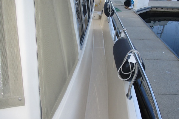 2004 Mainship 40